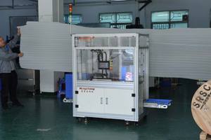 Equipo Manual de Inserción para Moldes de Inyección, Soporte Vertical para Aplicaciones en Alimentos, Bebidas, Textiles y Productos Básicos - Product Image 3