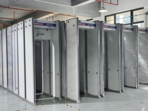 Rilevatore di Metalli per Porte e Telai di Banche Garrett, Modello Esterno, Economico, con PCB per Sicurezza MRI - Product Image 6