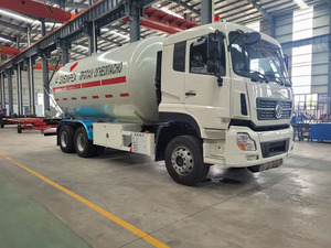 Camion-citerne tout-terrain 4x4 personnalisable, équipé d'un distributeur de carburant à haut débit, adapté aux zones minières isolées des îles - Product Image 2