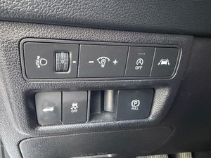 Auto Coreano Blanco 2020, Gasolina, con Calefacción y Ventilación, Faros LED, Sistema LDWS, Auto Usado Coreano Confiable - Product Image 5