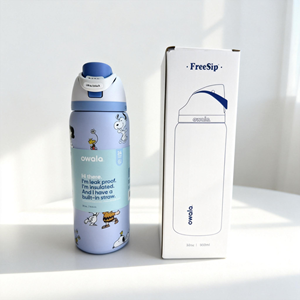 Borraccia OWALA FreeSip - Coperchio a Doppio Beccuccio, Senza BPA, Antigoccia, 32 oz, Adatta al Portabicchieri dell'Auto, Gattino Rosa - Product Image 2