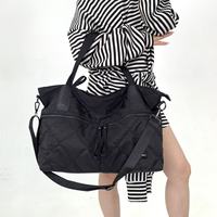 Sac fourre-tout matelassé en nylon tendance pour femme, grand sac à bandoulière unique, élégant et stylé