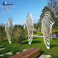 Sculpture interactive en acier inoxydable poli miroir personnalisée, art extérieur, mascotte, décoration d'espace public, aménagement paysager