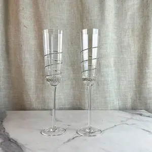 كؤوس الشمبانيا الزجاجية أنيقة من الكريستال المربع والدائري بحجم 200 مل مع ألماس لحفلات الزفاف