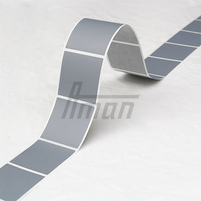 สีเทาเข้ม