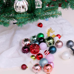 Arbre de Noël artificiel festif avec des ornements multicolores étoile support robuste branches réalistes pour la décoration de Noël à la maison - Product Image 4