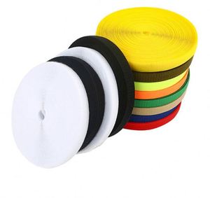 Bande auto-agrippante certifiée OEKO-TEX 100 pour équipement médical, production ultime, 40% nylon et 60% polyester - Product Image 1