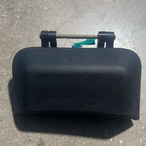 Cubierta de Manija de Puerta Trasera para Jeep Compass FO1105123, Pieza de Repuesto de Plástico para 5115826AF - Product Image 1