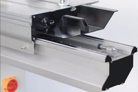 Scie à panneaux horizontale de précision à table coulissante pour la découpe du bois et du MDF