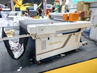 Automatischer Papierbox-Muster hersteller Flachbett-CCD-Kamera Auto Contour Cutter Plotter