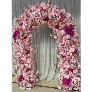 ดอกไม้สีชมพูสำหรับงานแต่งงานซุ้มตกแต่งเวทีเทียมสีชมพูร้อนซุ้มดอกกุหลาบสีชมพู