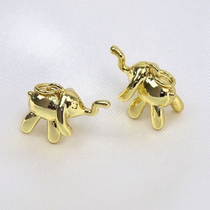 Mini pendentifs breloques solitaires en laiton plaqué or 18 carats, motif chien ballon, pour la création de bijoux tendance unisexe et féminins - Product Image 3