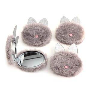 Espejo de Maquillaje de Bolsillo Compacto, Suave y Peludo, con Diseño de Piel - Product Image 3