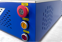 Marqueur laser à fibre de bureau à refroidissement par air haute précision 50W pour le marquage de l'acier inoxydable et la gravure sur pierre