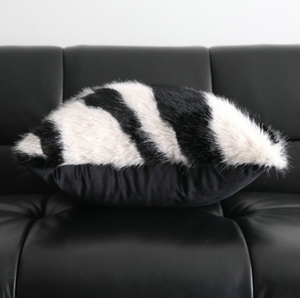 Housse de coussin décorative en <span class=keywords><strong>fausse</strong></span> <span class=keywords><strong>fourrure</strong></span> style Ins, rayures simples noires et blanches, pour canapé et salon - Product Image 4