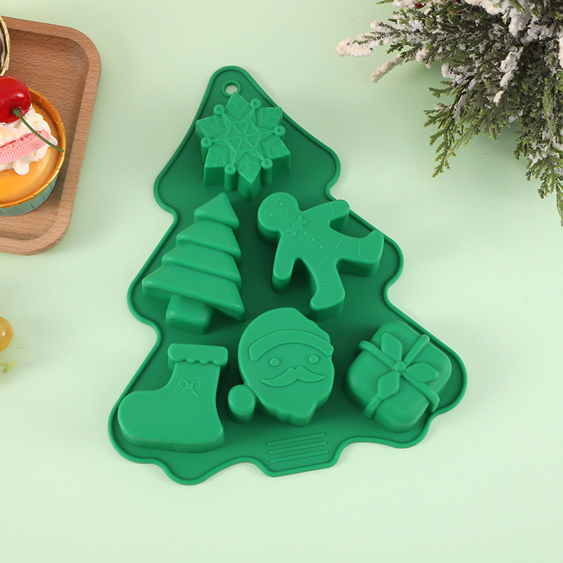 Christmas tree with 6 green leaves