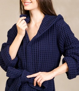 Mewah Hotel & Spa bordir sutra murni Jepang wafel katun murni Unisex jubah mandi bertudung OEKO-TEX bersertifikat - Product Image 2