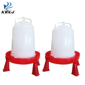 KD634 Portable <strong>Handle</strong> 14L 11L Raised <strong>Poultry</strong> Chick Straight Plastic Drinkers with Legs - Product Image 2