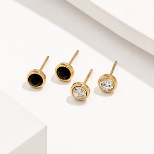 Boucles d'oreilles clous rondes en zircon, acier inoxydable plaqué or 14 carats sous vide, 6,5 mm, sertissage noir transparent, bijoux - Product Image 1