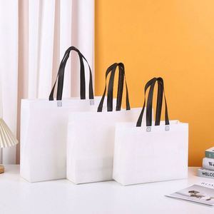 Sacs de courses imprimés réutilisables et recyclables en non-tissé, avec poignées renforcées super résistantes et fond en plastique épais pour l'épicerie et le commerce de détail - Product Image 5