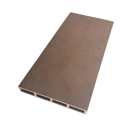 Plancher de terrasse en composite 3D brossé imperméable au design moderne, revêtement de terrasse WPC pour jardins extérieurs