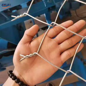 Valla de Alambre Ciclón de 6 Pies con Eslabones de Cadena, Construcción de Madera Tratada a Presión, Tipo Natural para Filipinas - Product Image 3