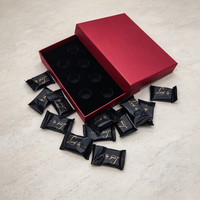 Boîte à chocolat rouge avec logo personnalisé, finition mate et plateau en mousse pour l'emballage de bonbons et de truffes, fournisseur en gros