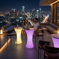 Table de bar haute moderne en plastique lumineuse pour discothèque, salon, extérieur, avec lumières LED et chaises pour événements, fêtes, jardin