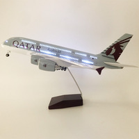 Modèles d'avions en résine Airbus A380 de Qatar Airways à l'échelle 1/160 de 46 cm avec LED et roues