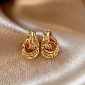 Pendientes al por Mayor para Mujer, Pendientes <span class=keywords><strong>de</strong></span> Botón Chapados en <span class=keywords><strong>Oro</strong></span> <span class=keywords><strong>de</strong></span> 18K, Joyería <span class=keywords><strong>de</strong></span> Moda para Mujer, Pendientes Gruesos con Diseño <span class=keywords><strong>de</strong></span> Nudo - Product Image 4