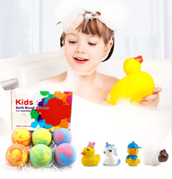 Coffret Cadeau Amusant et Économique pour Noël, Halloween et Thanksgiving – Bombes de Douche Effervescentes Colorées, Véganes et Naturelles pour Enfants avec Jouets à l'Intérieur