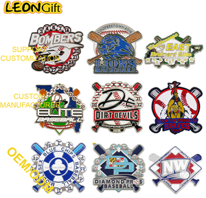 Pins de Solapa Personalizados al por Mayor con Diseño de Glitter Bandits para Intercambio de Insignias de Béisbol - Product Image 4