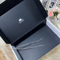 Boîtes aux lettres personnalisées de luxe moderne haut de gamme blanc extérieur noir intérieur impression de logo personnalisé pour vêtements chaussettes emballage
