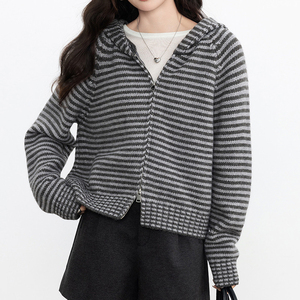 <span class=keywords><strong>Cardigan</strong></span> lavorato a maglia <span class=keywords><strong>con</strong></span> cappuccio e zip a righe da <span class=keywords><strong>donna</strong></span> - Top casual alla moda per tutti i giorni - Product Image 5