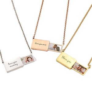 Collier pendentif enveloppe ouverte pour femme en acier inoxydable titane de haute qualité, personnalisable, style tendance pour le bouddhisme - Product Image 1