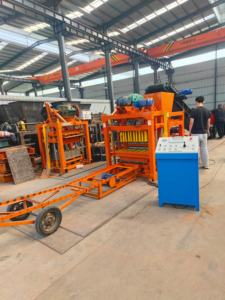 Machine de moulage de blocs de ciment à haute capacité de production 18,1 kW 380 V, en bon état, pour pavés carrés et pierres de <span class=keywords><strong>bordure</strong></span>, avec roulement central - Product Image 5