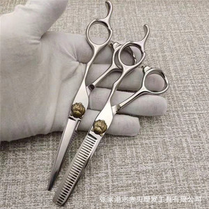 Tijeras de Peluquería Tiger Head de Acero Inoxidable 440C, Cabeza Recta, Uso Profesional, Mango Mediano, Pulido Fino - Product Image 3