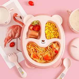 Vendita diretta all'ingrosso della fabbrica di cartone animato Design in fibra di bambù in plastica 2 in 1 per uso alimentare per bambini set di stoviglie con posate