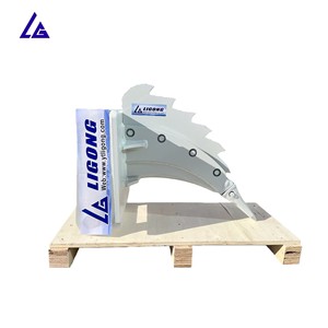Un ripper capable de briser le sol compacté, de dégager les racines <span class=keywords><strong>des</strong></span> arbres dans les terrains forestiers et de préparer les terres en maraîchage - Product Image 4