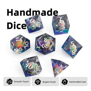 Set di Dadi Poliedrici in Resina Fatti a Mano, 7 Pezzi, Tema Spaziale per Giochi di Ruolo D&D e Giochi da Tavolo - Product Image 2