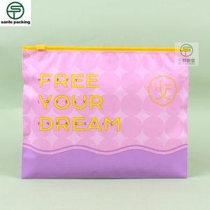 Bolsas de Plástico Rosa Mate Reciclables de Alta Calidad con Cierre y Logotipo Personalizado para Ropa, Prendas y Camisetas - Product Image 3