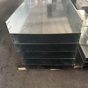 Canaux de câblage industriels en acier galvanisé ventilés/perforés de type cheminée pour la distribution d'énergie - Product Image 5