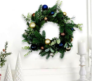 Corona Navideña Ecológica Moderna de 50 cm, Color Verde, con Adornos Decorativos para Puerta, Ventana, Hogar y Fiestas - Product Image 1