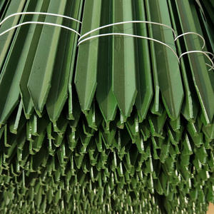 Columna <span class=keywords><strong>triangular</strong></span> <span class=keywords><strong>de</strong></span> <span class=keywords><strong>hierro</strong></span> fundido en forma <span class=keywords><strong>de</strong></span> Y sólida antioxidante con malla soldada para valla <span class=keywords><strong>de</strong></span> alambre al aire libre <span class=keywords><strong>varilla</strong></span> puntiaguda para cría - Product Image 2