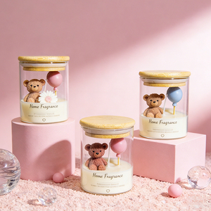 Vente en gros de bougies parfumées en forme d'ours en peluche 3D, bougies aromatiques en cire de soja personnalisées de luxe dans un bocal en verre avec couvercle en bambou pour la décoration de la maison, cadeau - Product Image 1