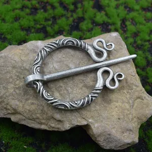 Spilla da Collo Geometrica Retrò Stile Vichingo Norreno, Fibula Annodata Intrecciata, Spilla da Uomo per Mantello, Sciarpa e Cappotto - Product Image 4