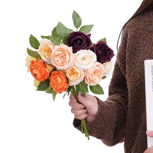 Composizione Floreale Realistica di Alta Qualità con Rose Artificiali Multi-Teste - Product Image 3