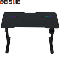 Bureau de jeu Wquantum réglable en hauteur avec LED RGB, surface en MDF mélaminé, porte-gobelet, design en Z, crochet pour casque, pour bureau à domicile et PC