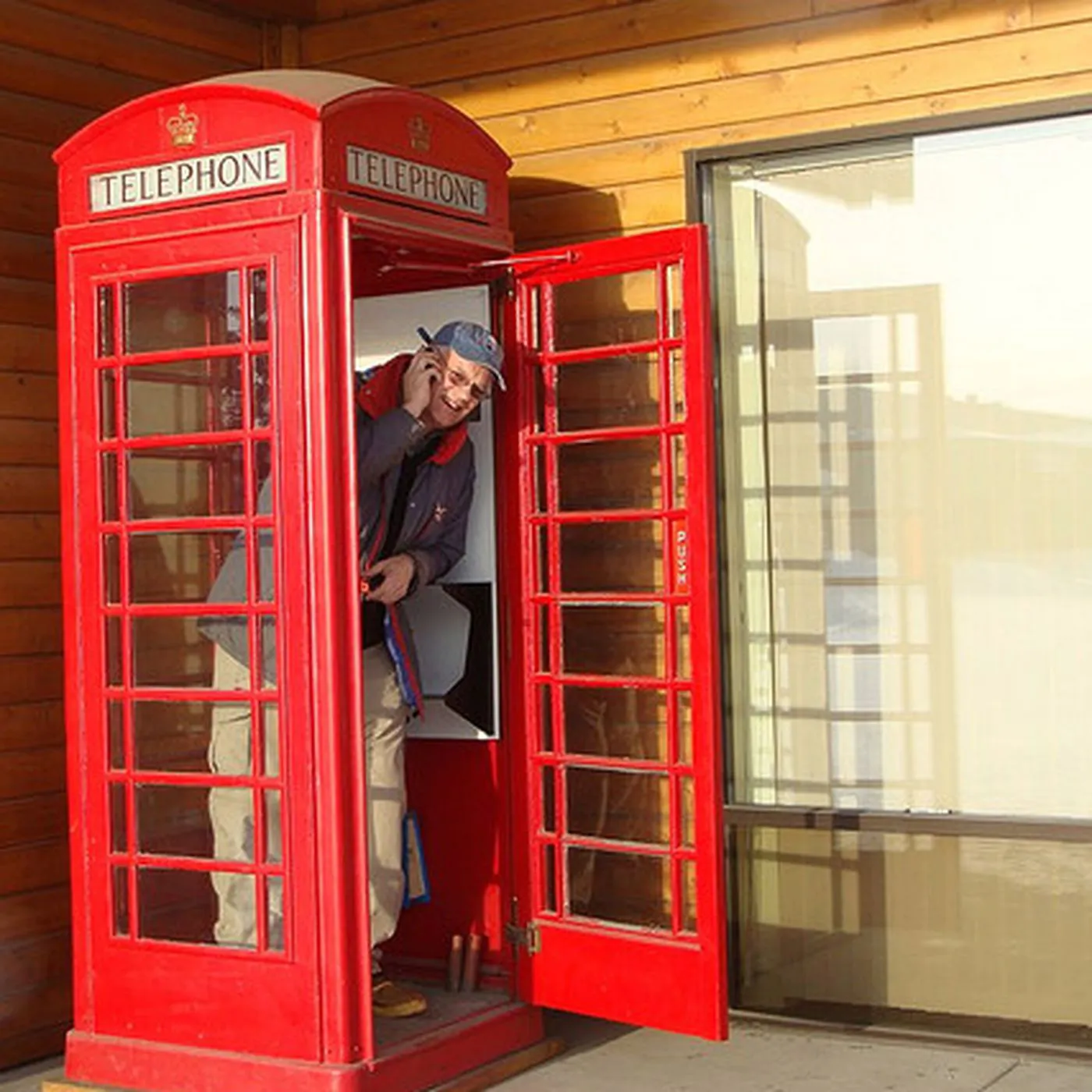 समर्थन अनुकूलित लोगो एक्रिलिक ब्रिटिश लंदन सार्वजनिक टेलीफोन फोन बूथ प्रोप के लिए बिक्री