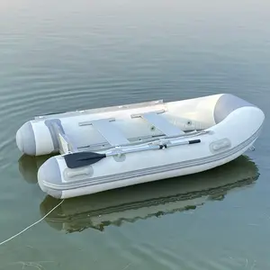 Barco inflável com motor de fábrica, barco inflável com barco do piso do ar com certificação ce, mais novo design, 2022